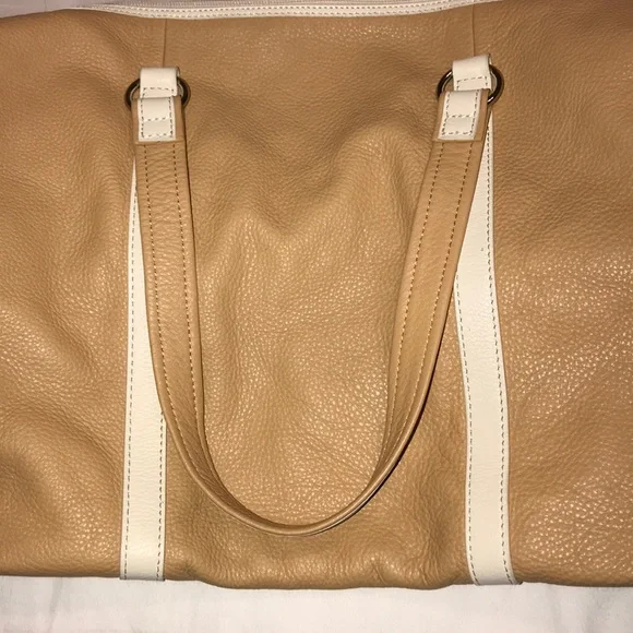Levenger Tan and White Travel Bag - Picture 6 of 6